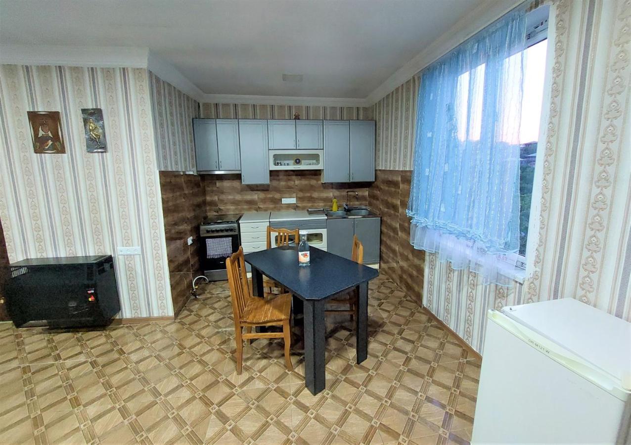 Apartment Beso Kutaissi Exterior foto